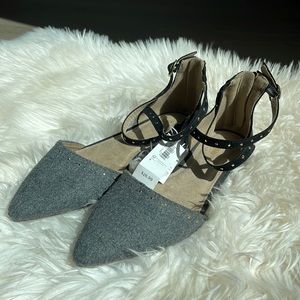 NWT Pointed toe flats- size 7